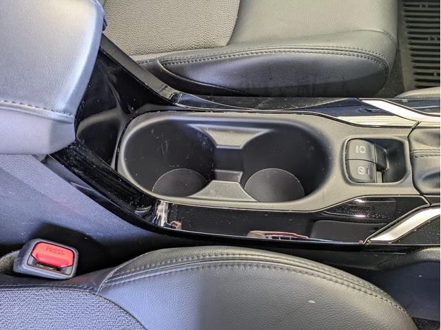 カローラクロス ハイブリッド Z 4WD・純正ナビ・全方位モニター・ETC・前後ドライブレコーダー・パワーバックドア・デュアルエアコン・社外ドリンクホルダー・純正アルミホイール・アダプティブクルーズコントロール(58枚目)