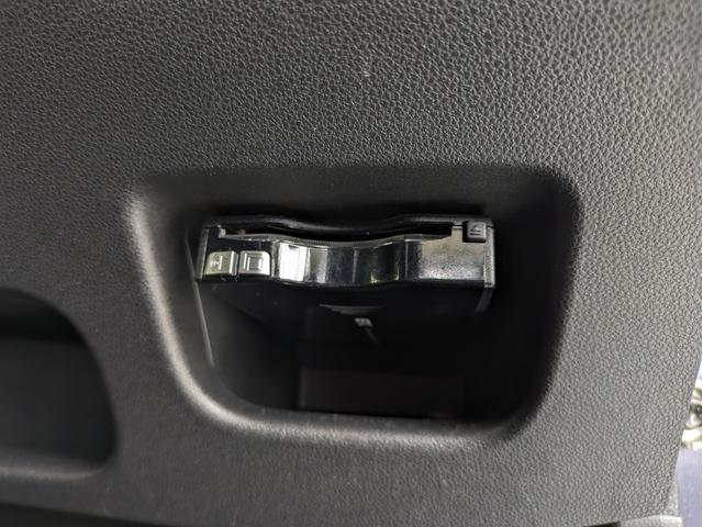 【ＥＴＣ】その場で支払う必要もなく、高速道路の料金所をスムーズに通過！スマートＩＣ、ＥＴＣのみのインターチェンジも増えてきたのであると非常に便利です。