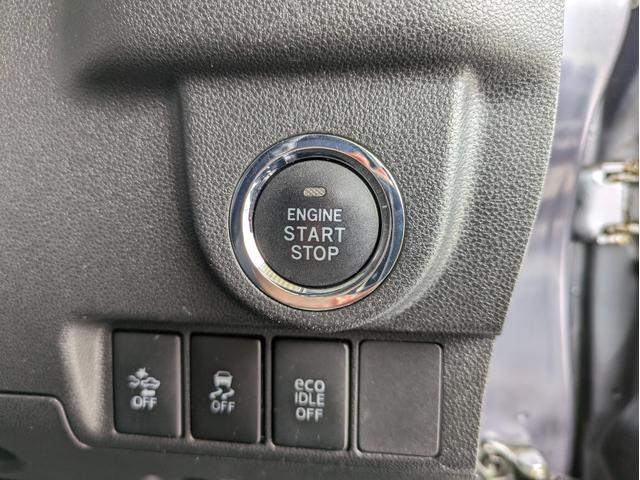 【エンジンスタート部分】鍵をポケットや鞄に入れたままエンジンを掛けれるので、乗ってすぐに掛けることができて便利です。