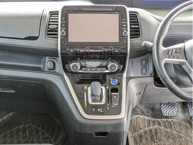 セレナ ｅ－パワー　ハイウェイスターＶ　９インチナビ・全方位モニター・ＥＴＣ・デジタルインナーミラー・プロパイロット・前方ドライブレコーダー・ハンドルヒーター・運転席＆助手席シートヒーター・純正アルミホイール（16枚目）