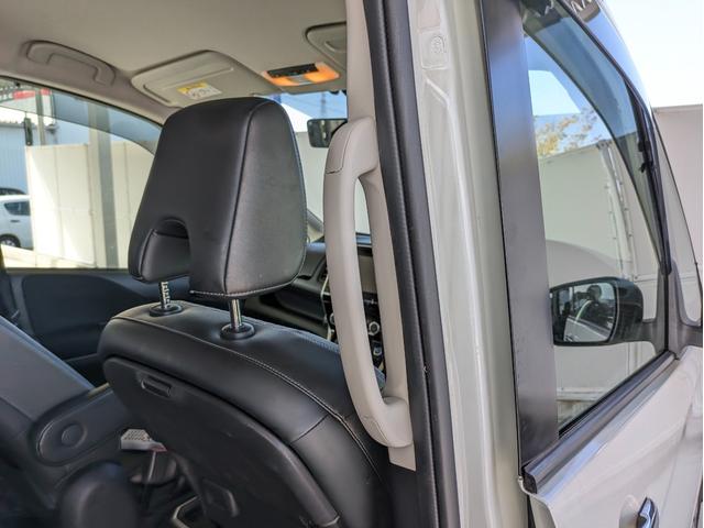 セレナ ｅ－パワー　ハイウェイスターＶ　９インチナビ・全方位モニター・ＥＴＣ・デジタルインナーミラー・プロパイロット・前方ドライブレコーダー・ハンドルヒーター・運転席＆助手席シートヒーター・純正アルミホイール（41枚目）