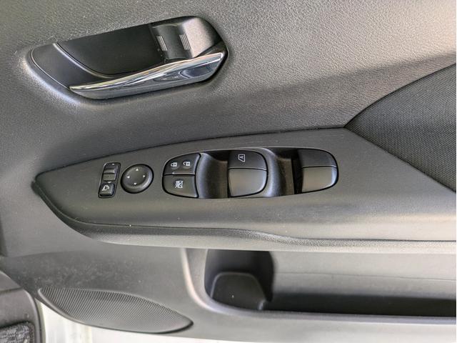 セレナ ｅ－パワー　ハイウェイスターＶ　９インチナビ・全方位モニター・ＥＴＣ・デジタルインナーミラー・プロパイロット・前方ドライブレコーダー・ハンドルヒーター・運転席＆助手席シートヒーター・純正アルミホイール（43枚目）