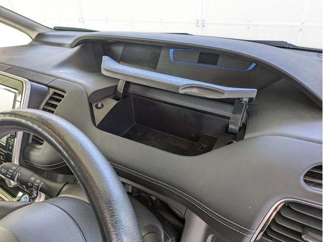 セレナ ｅ－パワー　ハイウェイスターＶ　９インチナビ・全方位モニター・ＥＴＣ・デジタルインナーミラー・プロパイロット・前方ドライブレコーダー・ハンドルヒーター・運転席＆助手席シートヒーター・純正アルミホイール（55枚目）