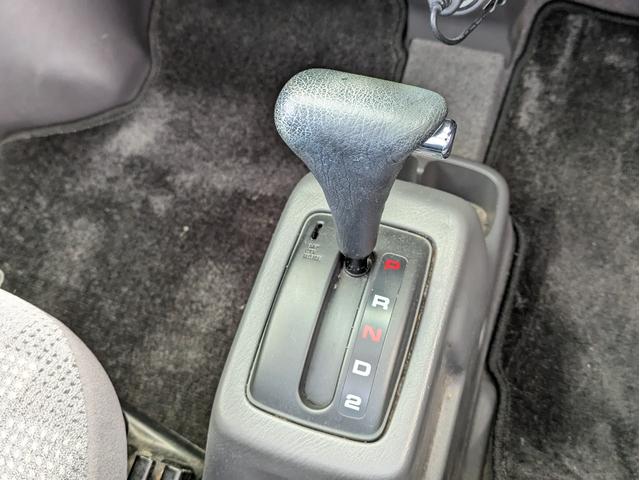 【シフトノブ】大きな破れやスレなどはございません。