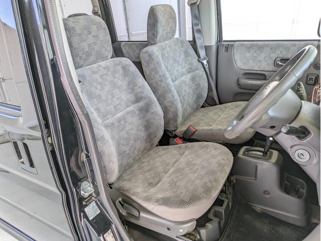 【シート】大きな破れやスレなどはございません。ご納車時には、室内清掃を実施しお渡しいたします。