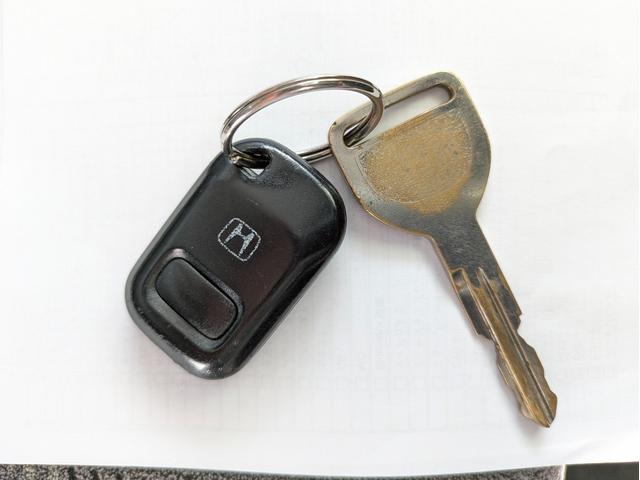 【鍵】多少の小傷や文字禿げがありますが、使用に支障はございません。