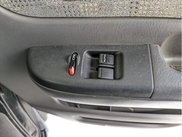 【ドアスイッチ】すべての窓の開閉が簡単にできます。一人の時や急な開閉時も安心です。