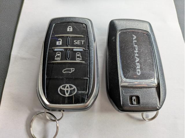 アルファード 2.5S Cパッケージ 純正10インチナビ・バックカメラ・ETC・デジタルインナーミラー・12インチフリップダウンモニター・純正アルミホイール・運転席&助手席シートエアコン・ハンドルヒーター・アダプティブクルーズコントロール(31枚目)