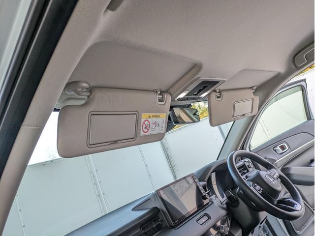 �y�T���o�C�U�[�z�^�]�ȂƏ���Ȃ̃T���o�[�U�[�����낵����Ԃł��B�o�j�e�B�[�~���[���t���Ă�����A���C�g���t���Ă����肷��Ԏ������܂��B