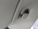 【荷物フック】助手席側にフックがあるので、買い物袋を掛けたりゴミ袋を掛けたりできます。運転には邪魔にならず、でも運転席からも使用することができて意外と便利です。