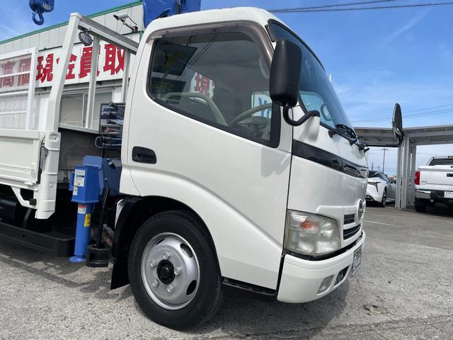 デュトロ 　４０００ｃｃ　２ｔ　２トン　クレーン付　５速　５ＭＴ　タダノ３段　フックイン　ＺＲ２３３　２．３３ｔ吊り　荷台内寸長さ３７５幅１７８　パワステ　パワーウインドウ　内外装仕上げ済み（19枚目）