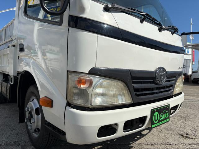 デュトロ 　４０００ｃｃ　２ｔ　２トン　ダンプ　電動コボレーン　走行８３０００Ｋ　５速　５ＭＴ　パワーウインドウ　極東ダンプ　内外装仕上げ済み　ディーゼル　積載２０００Ｋｇ（11枚目）
