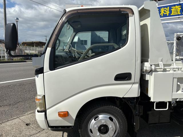 デュトロ 　４０００ｃｃ　２ｔ　２トン　ダンプ　電動コボレーン　走行８３０００Ｋ　５速　５ＭＴ　パワーウインドウ　極東ダンプ　内外装仕上げ済み　ディーゼル　積載２０００Ｋｇ（14枚目）