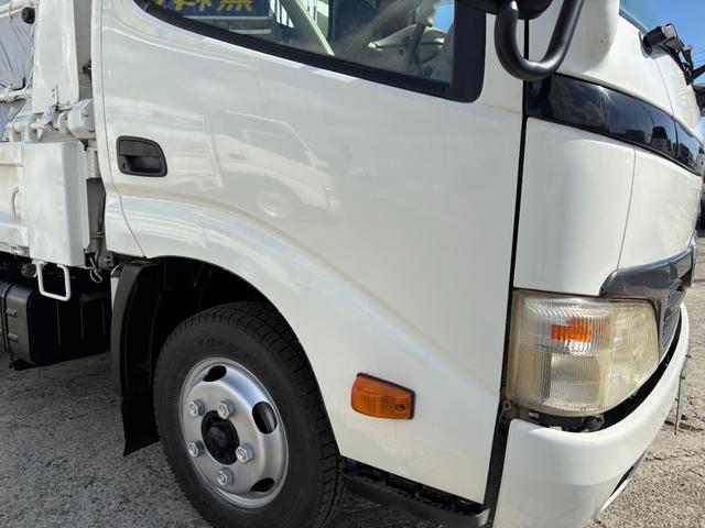 デュトロ 　４０００ｃｃ　２ｔ　２トン　ダンプ　電動コボレーン　走行８３０００Ｋ　５速　５ＭＴ　パワーウインドウ　極東ダンプ　内外装仕上げ済み　ディーゼル　積載２０００Ｋｇ（19枚目）