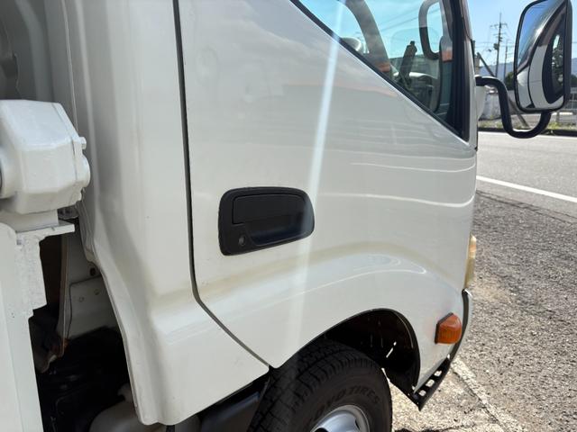 デュトロ 　４０００ｃｃ　２ｔ　２トン　ダンプ　電動コボレーン　走行８３０００Ｋ　５速　５ＭＴ　パワーウインドウ　極東ダンプ　内外装仕上げ済み　ディーゼル　積載２０００Ｋｇ（20枚目）
