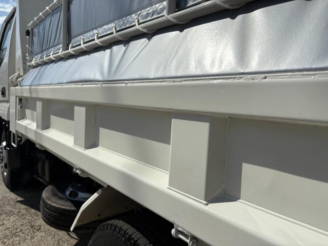 デュトロ 　４０００ｃｃ　２ｔ　２トン　ダンプ　電動コボレーン　走行８３０００Ｋ　５速　５ＭＴ　パワーウインドウ　極東ダンプ　内外装仕上げ済み　ディーゼル　積載２０００Ｋｇ（25枚目）