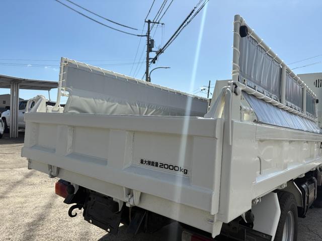 デュトロ 　４０００ｃｃ　２ｔ　２トン　ダンプ　電動コボレーン　走行８３０００Ｋ　５速　５ＭＴ　パワーウインドウ　極東ダンプ　内外装仕上げ済み　ディーゼル　積載２０００Ｋｇ（29枚目）