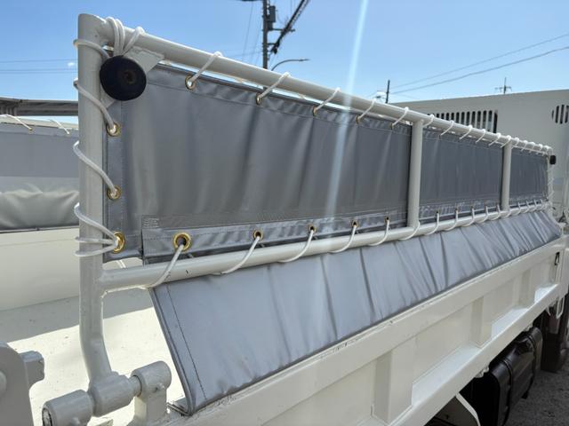 デュトロ 　４０００ｃｃ　２ｔ　２トン　ダンプ　電動コボレーン　走行８３０００Ｋ　５速　５ＭＴ　パワーウインドウ　極東ダンプ　内外装仕上げ済み　ディーゼル　積載２０００Ｋｇ（32枚目）