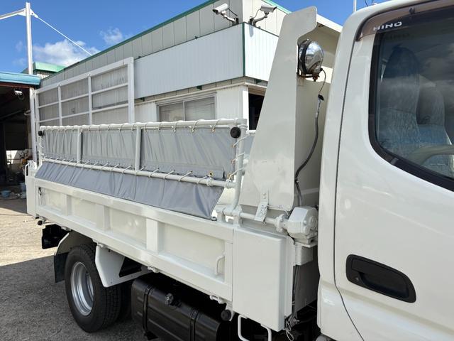 デュトロ 　４０００ｃｃ　２ｔ　２トン　ダンプ　電動コボレーン　走行８３０００Ｋ　５速　５ＭＴ　パワーウインドウ　極東ダンプ　内外装仕上げ済み　ディーゼル　積載２０００Ｋｇ（38枚目）