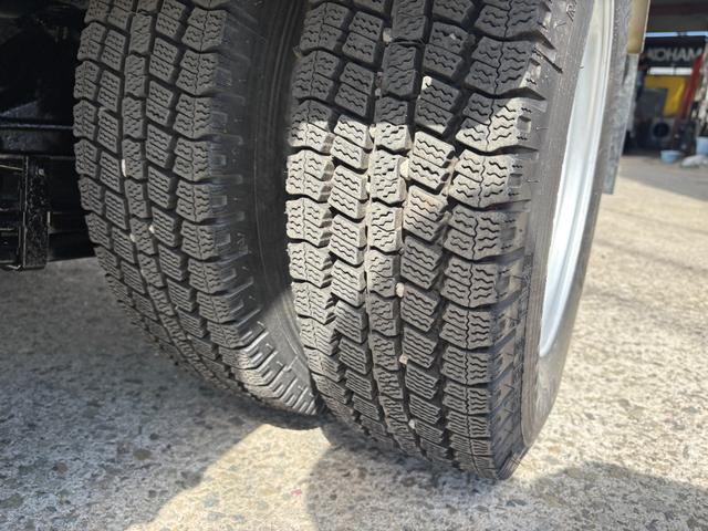 デュトロ 　４０００ｃｃ　２ｔ　２トン　ダンプ　電動コボレーン　走行８３０００Ｋ　５速　５ＭＴ　パワーウインドウ　極東ダンプ　内外装仕上げ済み　ディーゼル　積載２０００Ｋｇ（46枚目）