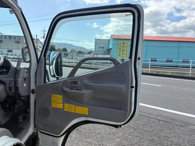 デュトロ 　４０００ｃｃ　２ｔ　２トン　ダンプ　電動コボレーン　走行８３０００Ｋ　５速　５ＭＴ　パワーウインドウ　極東ダンプ　内外装仕上げ済み　ディーゼル　積載２０００Ｋｇ（48枚目）
