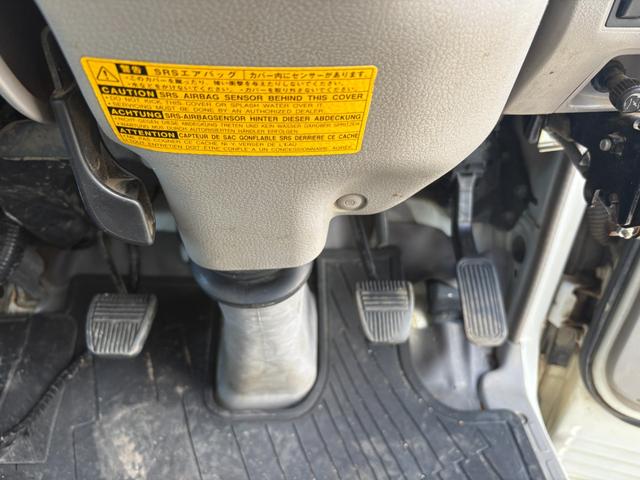 デュトロ 　４０００ｃｃ　２ｔ　２トン　ダンプ　電動コボレーン　走行８３０００Ｋ　５速　５ＭＴ　パワーウインドウ　極東ダンプ　内外装仕上げ済み　ディーゼル　積載２０００Ｋｇ（50枚目）