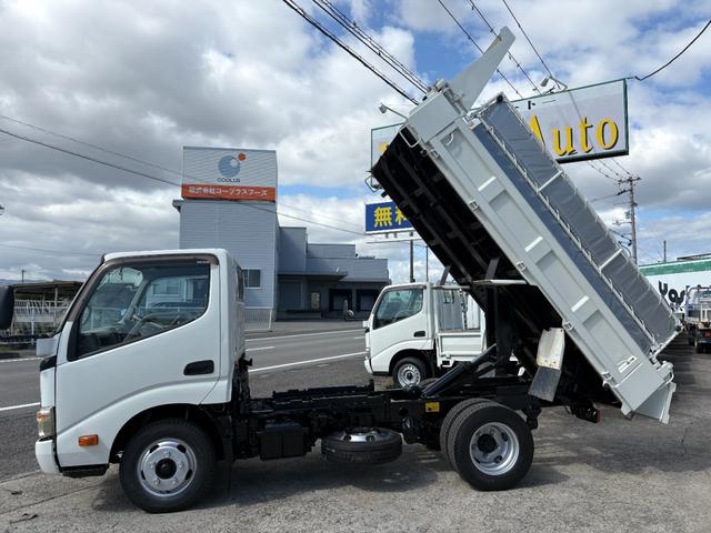 デュトロ 　４０００ｃｃ　２ｔ　２トン　ダンプ　電動コボレーン　走行８３０００Ｋ　５速　５ＭＴ　パワーウインドウ　極東ダンプ　内外装仕上げ済み　ディーゼル　積載２０００Ｋｇ（60枚目）