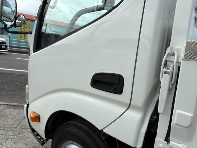 ダイナトラック 　４０００ｃｃ　２ｔ　２トン　平ボディ　高床　４ＷＤ　アーム式パワーゲート付　ウインチ付き　５速　５ＭＴ　走行７４０００Ｋ　荷台内寸３００×１６０　Ｐ／Ｇ昇降荷台寸法６８×１４２　内外装仕上げ済み（16枚目）