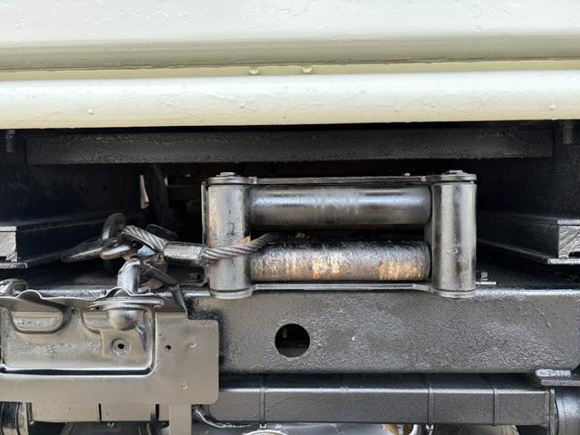 ダイナトラック 　４０００ｃｃ　２ｔ　２トン　平ボディ　高床　４ＷＤ　アーム式パワーゲート付　ウインチ付き　５速　５ＭＴ　走行７４０００Ｋ　荷台内寸３００×１６０　Ｐ／Ｇ昇降荷台寸法６８×１４２　内外装仕上げ済み（35枚目）