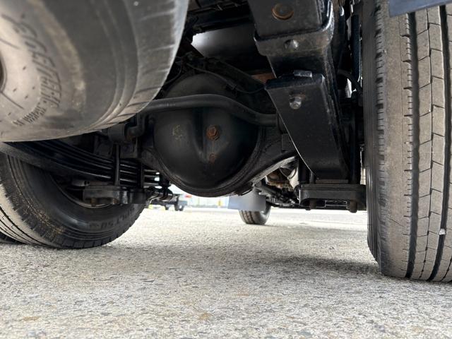 ダイナトラック 　４０００ｃｃ　２ｔ　２トン　平ボディ　高床　４ＷＤ　アーム式パワーゲート付　ウインチ付き　５速　５ＭＴ　走行７４０００Ｋ　荷台内寸３００×１６０　Ｐ／Ｇ昇降荷台寸法６８×１４２　内外装仕上げ済み（36枚目）