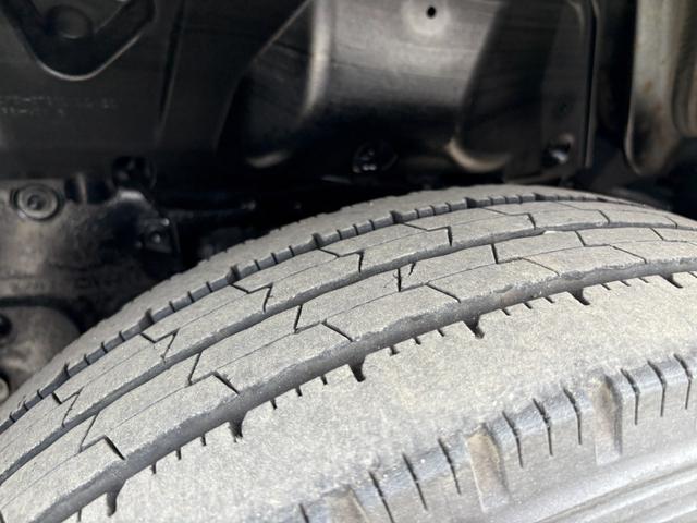 ダイナトラック 　４０００ｃｃ　２ｔ　２トン　平ボディ　高床　４ＷＤ　アーム式パワーゲート付　ウインチ付き　５速　５ＭＴ　走行７４０００Ｋ　荷台内寸３００×１６０　Ｐ／Ｇ昇降荷台寸法６８×１４２　内外装仕上げ済み（43枚目）
