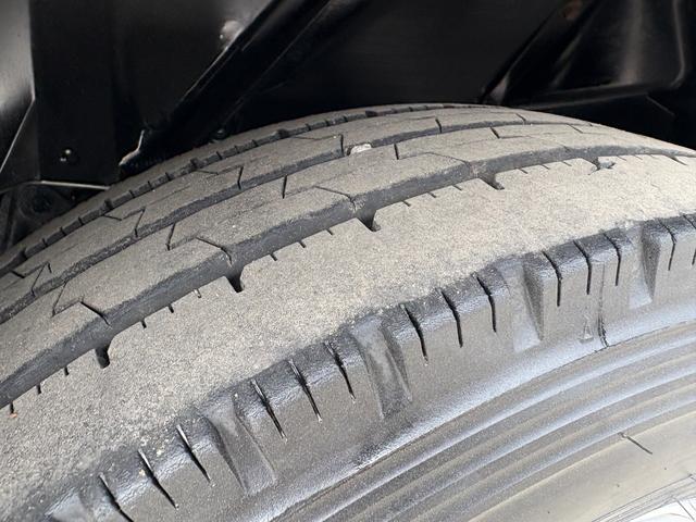 ダイナトラック 　４０００ｃｃ　２ｔ　２トン　平ボディ　高床　４ＷＤ　アーム式パワーゲート付　ウインチ付き　５速　５ＭＴ　走行７４０００Ｋ　荷台内寸３００×１６０　Ｐ／Ｇ昇降荷台寸法６８×１４２　内外装仕上げ済み（45枚目）