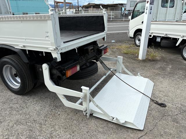 ダイナトラック 　４０００ｃｃ　２ｔ　２トン　平ボディ　高床　４ＷＤ　アーム式パワーゲート付　ウインチ付き　５速　５ＭＴ　走行７４０００Ｋ　荷台内寸３００×１６０　Ｐ／Ｇ昇降荷台寸法６８×１４２　内外装仕上げ済み（55枚目）