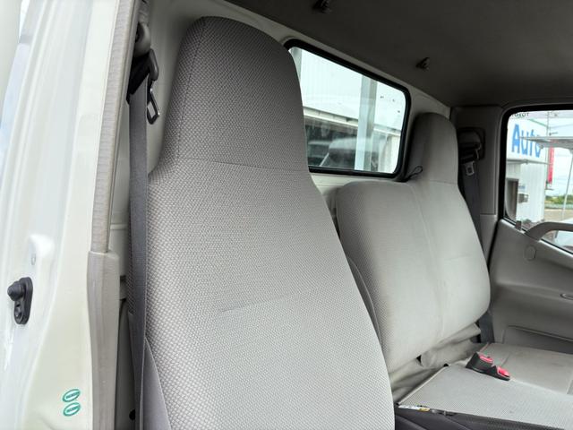 ダイナトラック 　４０００ｃｃ　２ｔ　２トン　平ボディ　高床　４ＷＤ　アーム式パワーゲート付　ウインチ付き　５速　５ＭＴ　走行７４０００Ｋ　荷台内寸３００×１６０　Ｐ／Ｇ昇降荷台寸法６８×１４２　内外装仕上げ済み（60枚目）