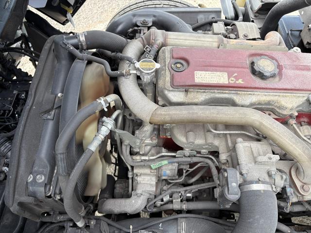 ダイナトラック 　４０００ｃｃ　２ｔ　２トン　平ボディ　高床　４ＷＤ　アーム式パワーゲート付　ウインチ付き　５速　５ＭＴ　走行７４０００Ｋ　荷台内寸３００×１６０　Ｐ／Ｇ昇降荷台寸法６８×１４２　内外装仕上げ済み（69枚目）