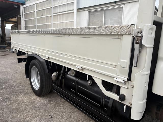 トヨエース 　４０００ｃｃ　２ｔ　２トン　Ｗキャブロング　ダブルキャブ　６速　６ＭＴ　標準ロング　ディーゼル　６人乗り　３ペダル　内外装仕上げ済み　走行７２５００Ｋ（33枚目）