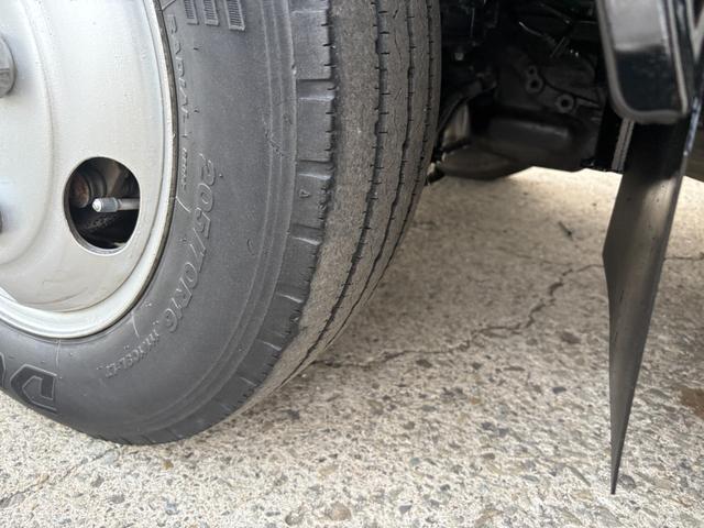 トヨエース 　４０００ｃｃ　２ｔ　２トン　Ｗキャブロング　ダブルキャブ　６速　６ＭＴ　標準ロング　ディーゼル　６人乗り　３ペダル　内外装仕上げ済み　走行７２５００Ｋ（49枚目）