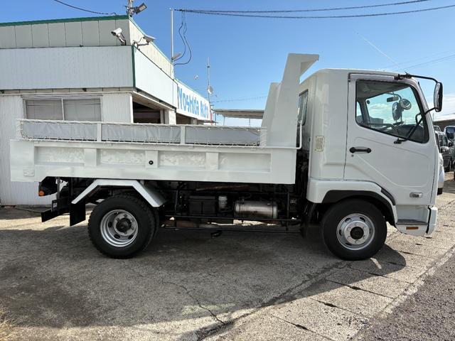 ファイター  4890cc 3.65t 3.65トン ダンプ 6速 6MT Lゲート コボレーン付 内外装仕上げ済み 積載量3650Kg 3人乗り 3ペダル(4枚目)