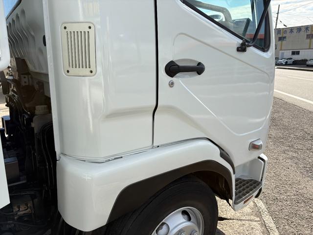ファイター  4890cc 3.65t 3.65トン ダンプ 6速 6MT Lゲート コボレーン付 内外装仕上げ済み 積載量3650Kg 3人乗り 3ペダル(14枚目)