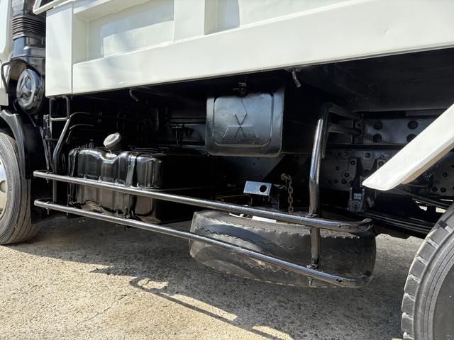 ファイター  4890cc 3.65t 3.65トン ダンプ 6速 6MT Lゲート コボレーン付 内外装仕上げ済み 積載量3650Kg 3人乗り 3ペダル(26枚目)