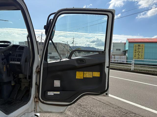 ファイター  4890cc 3.65t 3.65トン ダンプ 6速 6MT Lゲート コボレーン付 内外装仕上げ済み 積載量3650Kg 3人乗り 3ペダル(42枚目)