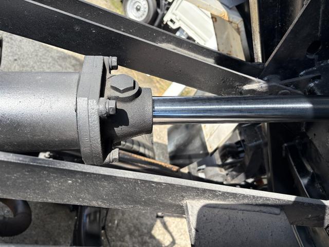 ファイター  4890cc 3.65t 3.65トン ダンプ 6速 6MT Lゲート コボレーン付 内外装仕上げ済み 積載量3650Kg 3人乗り 3ペダル(61枚目)