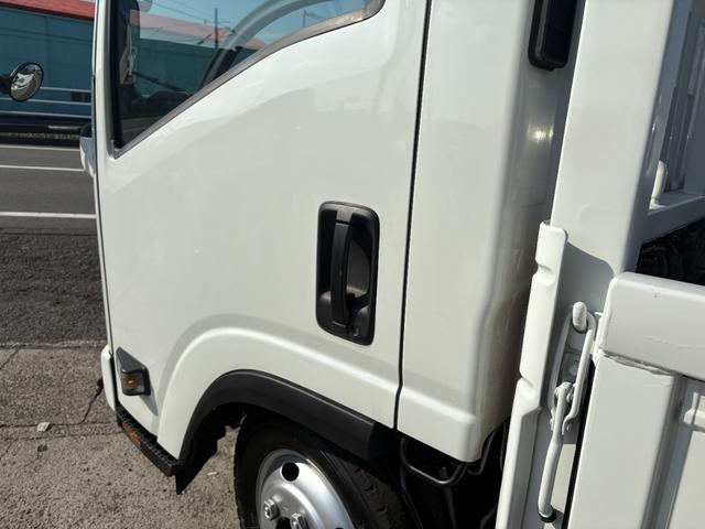 タイタントラック  2990cc 2t平ボディ 2トン ワイドロング パワーウインドウ 走行54000K 5速 5MT 荷台内寸437×180 内外装仕上げ済み(13枚目)