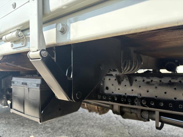 タイタントラック  2990cc 2t平ボディ 2トン ワイドロング パワーウインドウ 走行54000K 5速 5MT 荷台内寸437×180 内外装仕上げ済み(23枚目)
