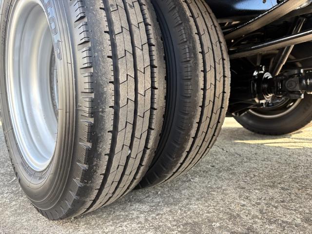 タイタントラック  2990cc 2t平ボディ 2トン ワイドロング パワーウインドウ 走行54000K 5速 5MT 荷台内寸437×180 内外装仕上げ済み(35枚目)