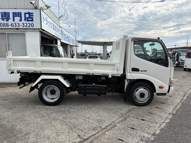 デュトロ 4000cc 2t 2トン 三転ダンプ 走行62000K ディーゼル AT オートマ パワーウインドウ 内外装仕上げ済み 2トンダンプ 3人乗り(4枚目)