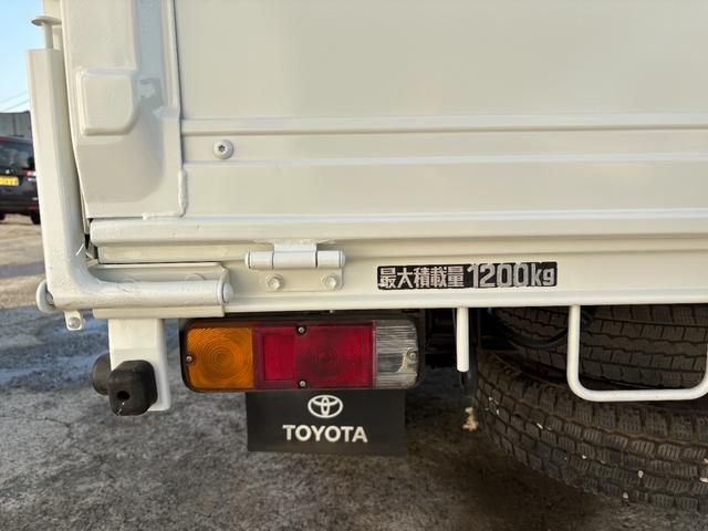 ダイナトラック 　２４９０ｃｃ　Ｗキャブ　ダブルキャブ　１．２ｔ　１．２トン　５速　５ＭＴ　ディーゼル　６人乗り　パワーウインドウ　内外装仕上げ済み　総重量３３８０Ｋｇ　普通免許ＯＫ（33枚目）