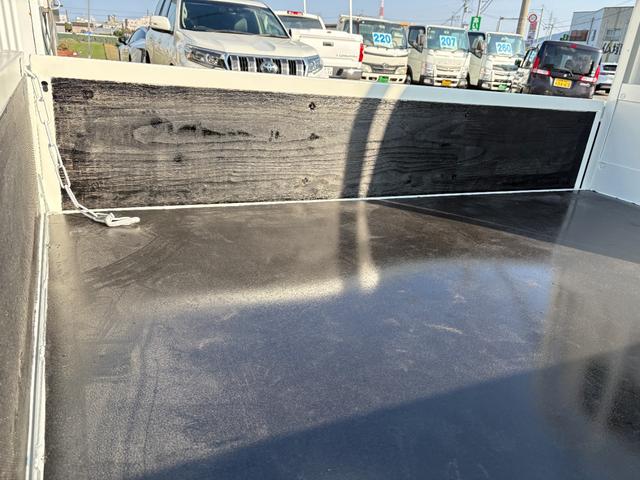 ダイナトラック 　２４９０ｃｃ　Ｗキャブ　ダブルキャブ　１．２ｔ　１．２トン　５速　５ＭＴ　ディーゼル　６人乗り　パワーウインドウ　内外装仕上げ済み　総重量３３８０Ｋｇ　普通免許ＯＫ（40枚目）