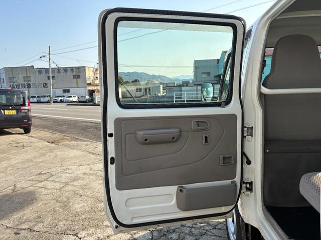 ダイナトラック 　２４９０ｃｃ　Ｗキャブ　ダブルキャブ　１．２ｔ　１．２トン　５速　５ＭＴ　ディーゼル　６人乗り　パワーウインドウ　内外装仕上げ済み　総重量３３８０Ｋｇ　普通免許ＯＫ（70枚目）