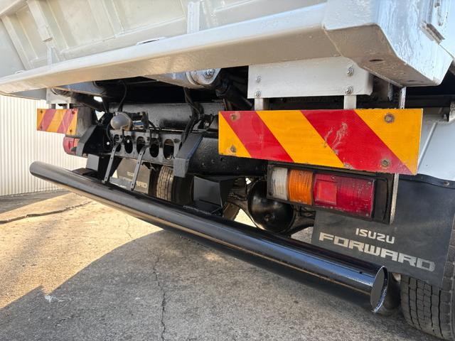 フォワード 　５１９０ｃｃ　ダンプ　３．５ｔ　３．５トン　３人乗り　電動コボレーン　走行６３０００Ｋ　パワーウインドウ　極東ダンプ　ＡＴ　オートマ　内外装仕上げ済み（26枚目）